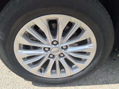 Used 2024 Cadillac XT4 Luxury FWD image 15