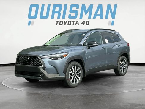 Used 2025 Toyota Corolla Cross XLE w/ Convenience Package AWD/4WD image 3
