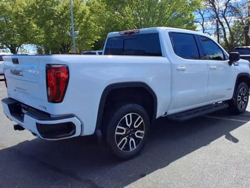 Certified 2025 GMC Sierra 1500 AT4 w/ Technology Package AWD/4WD image 8