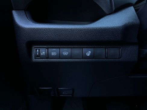 Used 2025 Toyota RAV4 XLE image 21