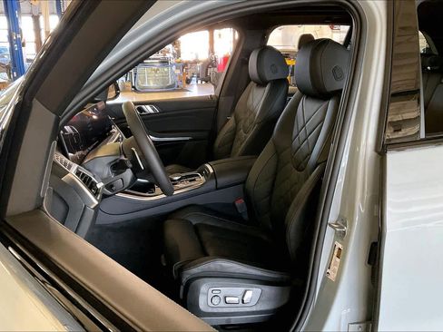 New 2026 BMW X5 sDrive40i image 9