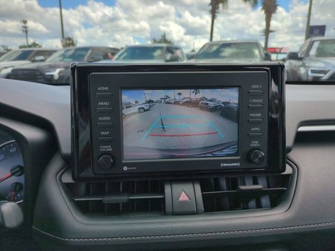 Used 2021 Toyota RAV4 LE image 13