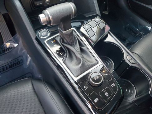 Used 2025 Kia Sportage EX w/ Premium Package image 26