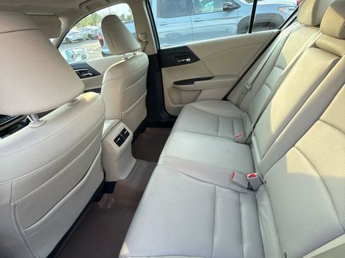 Used 2016 Honda Accord EX-L image 9