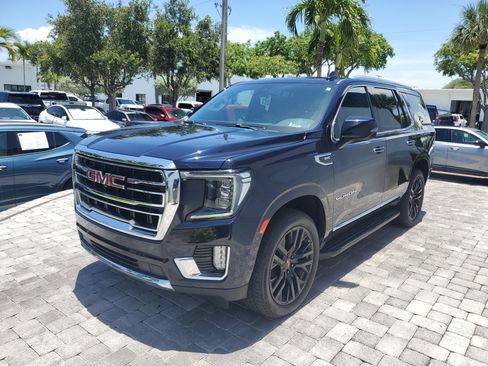 Used 2021 GMC Yukon SLT w/ Rear Media and Nav Package RWD image 3