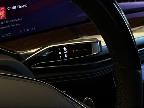 Certified 2025 Cadillac Escalade ESV Sport Platinum image 33