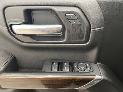 Used 2021 Chevrolet Silverado 1500 LT Trail Boss AWD/4WD image 11