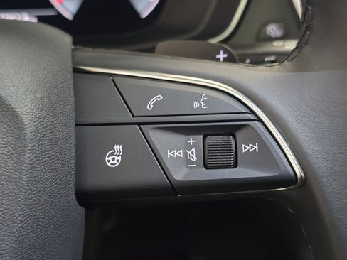 Certified 2025 Audi Q5 2.0T Premium w/ Convenience Plus Package image 48