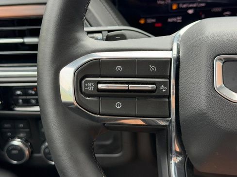 Used 2025 GMC Yukon XL Denali AWD/4WD image 20