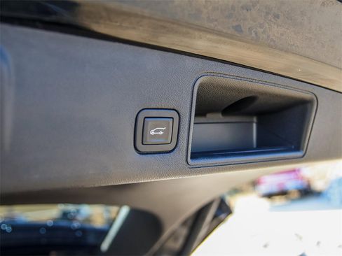 Used 2019 GMC Terrain Denali w/ Comfort Package image 13