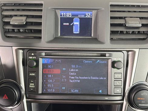 Used 2013 Toyota Highlander Plus image 28