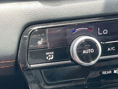 Used 2025 Honda Pilot TrailSport image 20