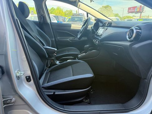 Used 2025 Nissan Versa SV image 13