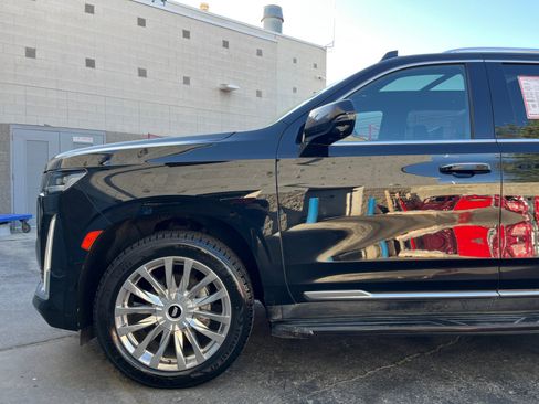 Used 2021 Cadillac Escalade Premium Luxury w/ Performance Package AWD/4WD image 9