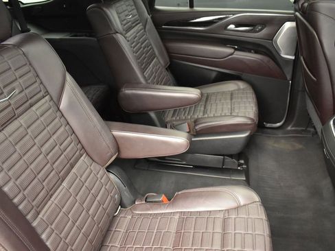 Used 2021 Cadillac Escalade Sport Platinum image 37