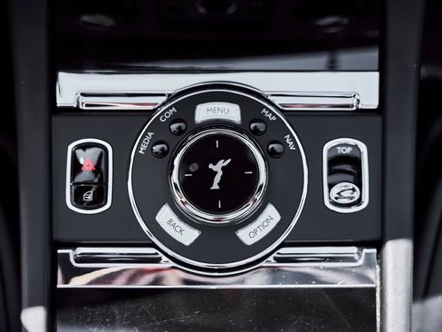 Used 2018 Rolls-Royce Dawn RWD image 60