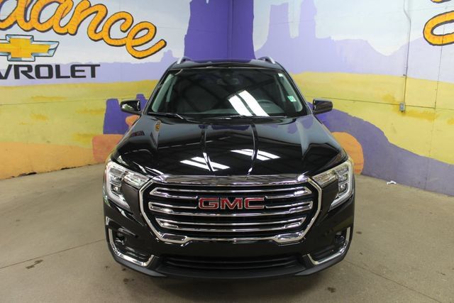 Used 2023 GMC Terrain SLT w/ LPO, Floor Liner Package AWD/4WD image 6