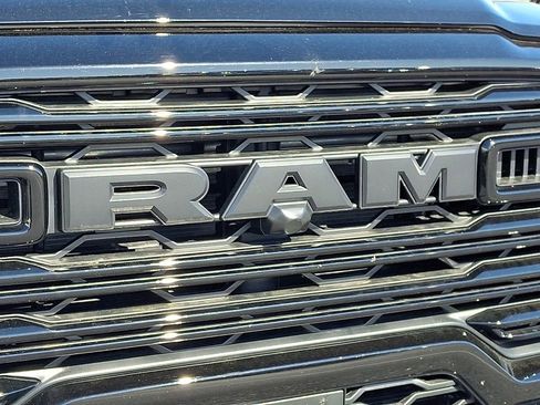 Used 2025 RAM 2500 Laramie AWD/4WD image 40