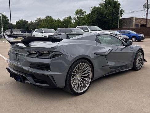 Used 2025 Chevrolet Corvette Z06 RWD image 8