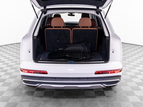 Used 2022 Audi Q7 3.0T Prestige w/ Prestige Package AWD/4WD image 32