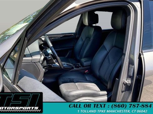 Used 2018 Porsche Macan AWD/4WD image 25
