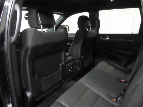 Used 2018 Jeep Grand Cherokee Laredo image 25