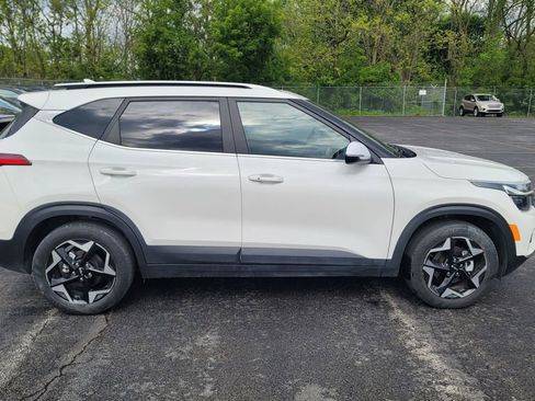 Used 2025 Kia Seltos EX w/ EX Sunroof Package FWD image 7