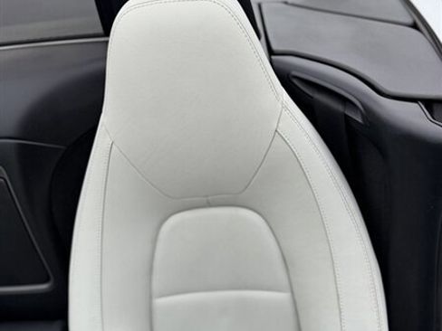 Used 2014 Jaguar F-TYPE Convertible image 37