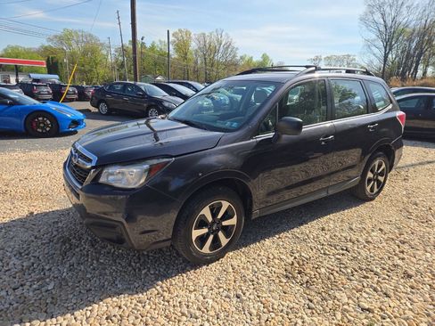 Used 2017 Subaru Forester 2.5i w/ Alloy Wheel Package AWD/4WD image 2