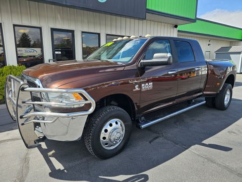 Used 2014 RAM 3500 SLT AWD/4WD image 2