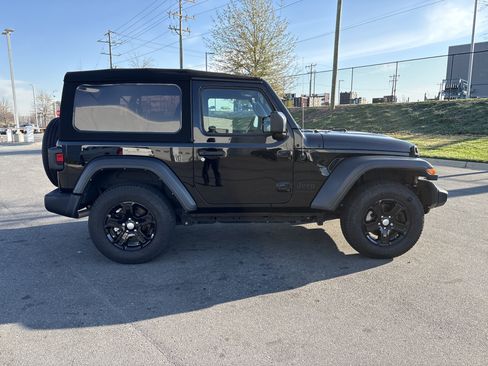 Used 2023 Jeep Wrangler Sport AWD/4WD image 10