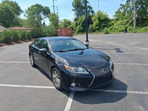 Used 2015 Lexus ES 350 w/ Premium Package FWD image 4