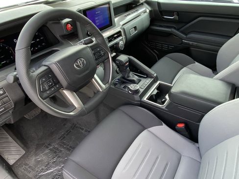 New 2025 Toyota Tacoma TRD Off-Road image 18