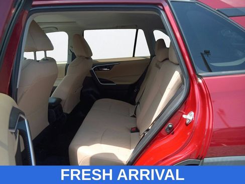 Used 2021 Toyota RAV4 XLE w/ Convenience Package FWD image 32
