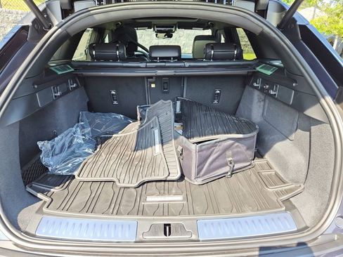 New 2026 Land Rover Range Rover Velar S image 13