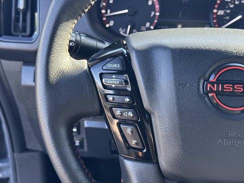 Used 2025 Nissan Frontier PRO-4X image 33