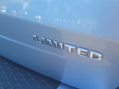 Used 2013 Chrysler Town & Country Limited w/ Luxury Group image 6