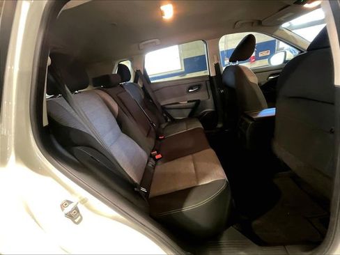 Used 2022 Nissan Rogue SV image 22