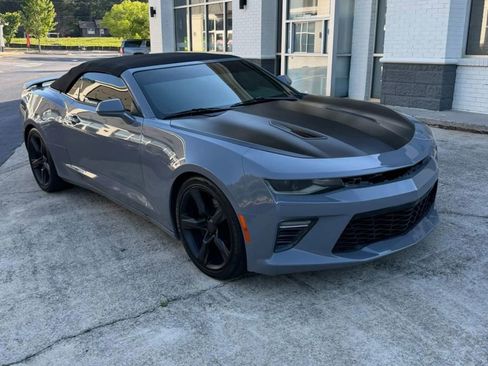 Used 2017 Chevrolet Camaro SS RWD image 4