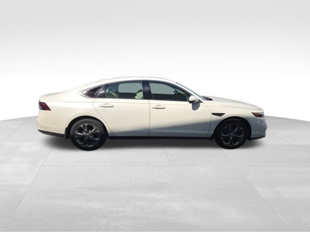 Used 2023 Honda Accord EX image 9