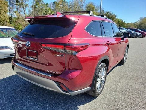 Used 2022 Toyota Highlander Platinum FWD image 10