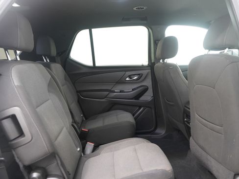 Used 2023 Chevrolet Traverse LT image 12