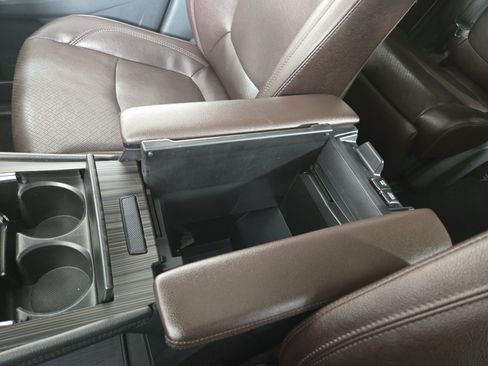 Used 2021 Toyota Sienna Platinum FWD image 31