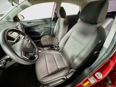 Used 2022 Hyundai Accent SE w/ Cargo Package FWD image 12