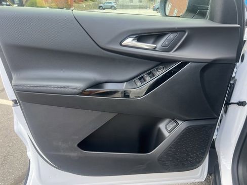 New 2026 Chevrolet Equinox LT w/ Convenience Package II image 12