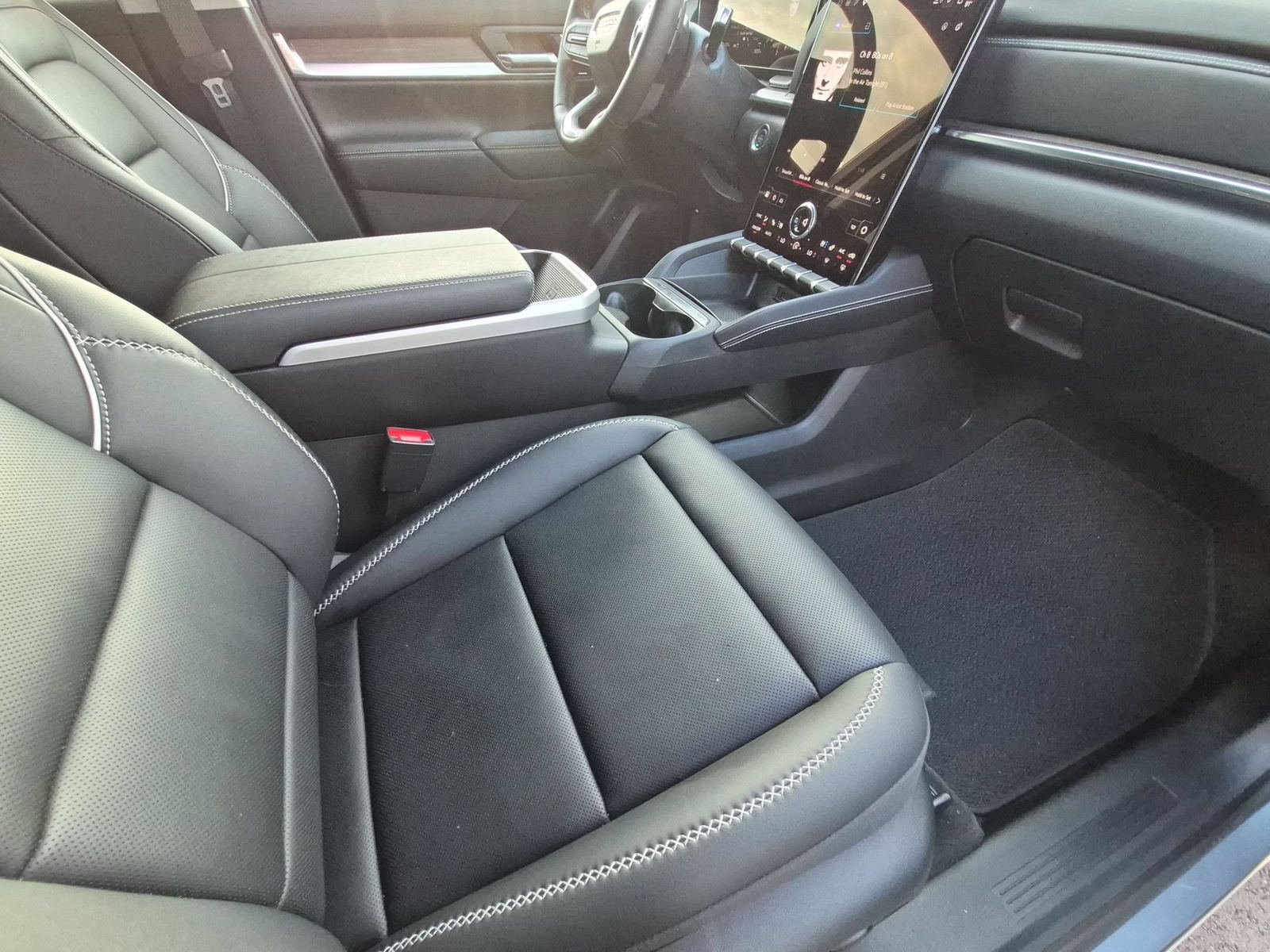 Used 2026 GMC Terrain Denali AWD/4WD image 30