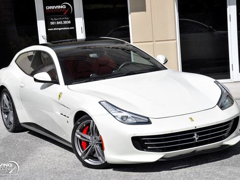 Used 2017 Ferrari GTC4Lusso AWD/4WD image 3