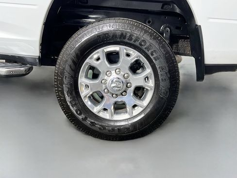 Used 2024 RAM 2500 Laramie AWD/4WD image 33