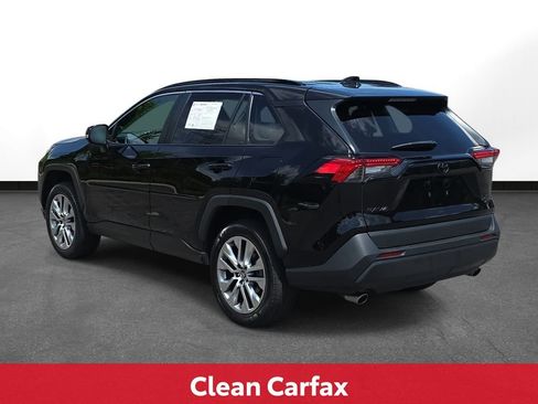 Certified 2022 Toyota RAV4 XLE Premium AWD/4WD image 9