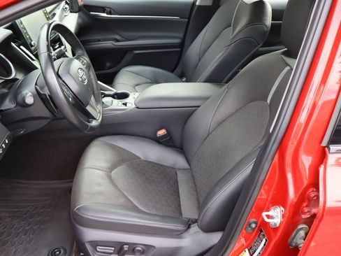 Used 2023 Toyota Camry XSE w/ Navigation Package FWD image 16